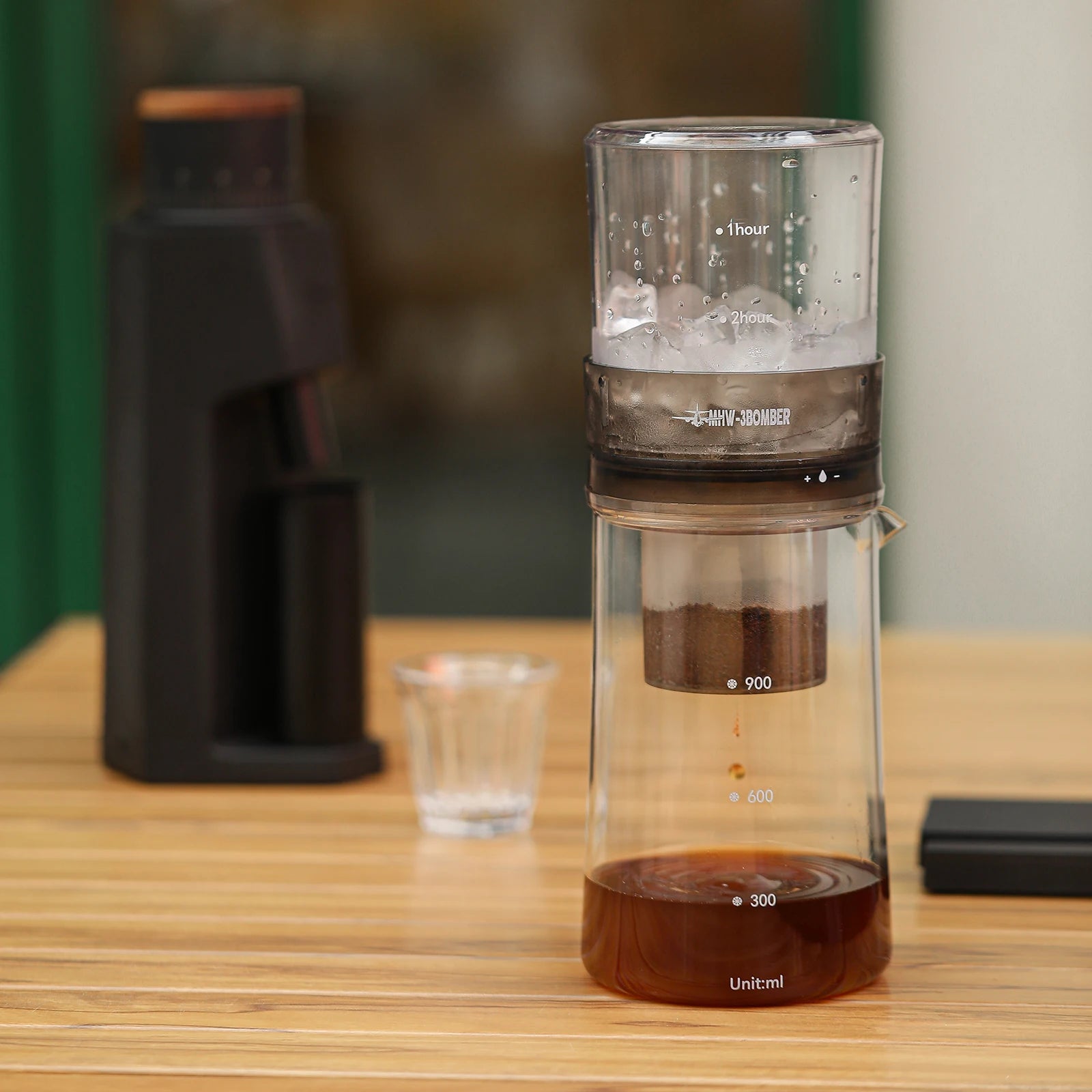 MHW-3BOMBER 2-4 Cup Cold Brew Coffee Maker 600ml Iced Coffee Pot with 100pcs Filter Paper 300 Mesh Fine Filters Camping Tools